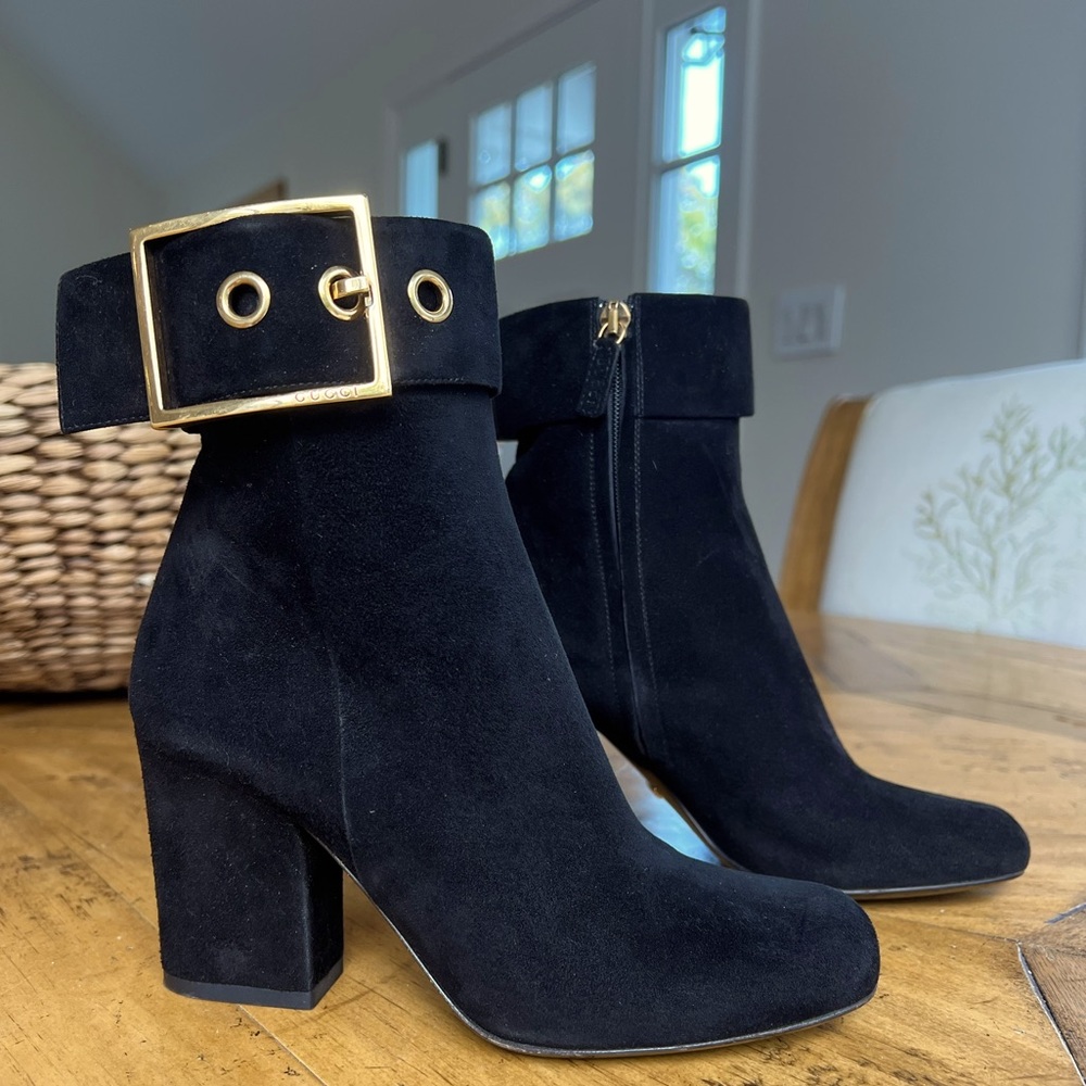 WORN ONCE Gucci suede booties